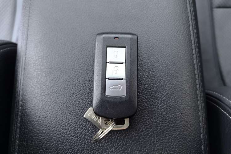 Used Mitsubishi Outlander 2018 2.4L 4x4 Elite Edition 5 Seats
