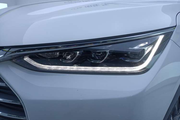 Used BYD Tang 2018 2.0T Automatic Smart Connect Prestige 7-Seater China V Standard
