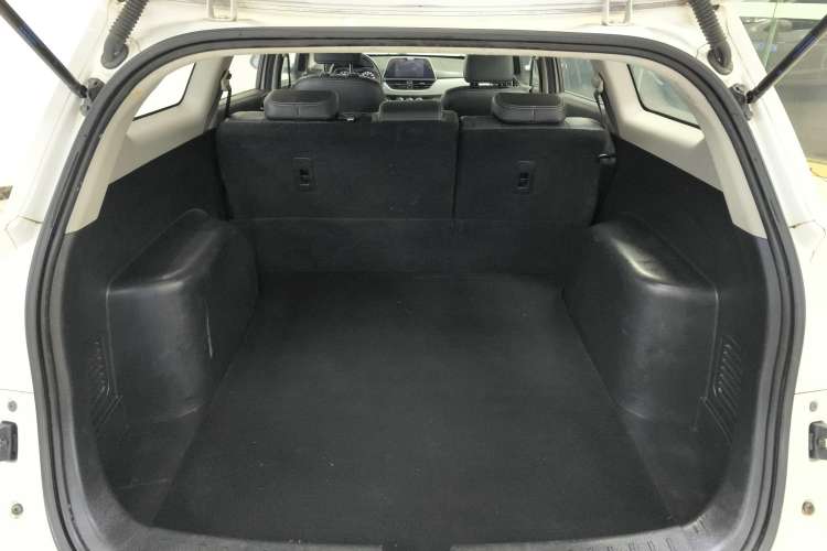 Used Baojun 310W 2018 1.5L Automatic Fashion Version China V Emission Standard
