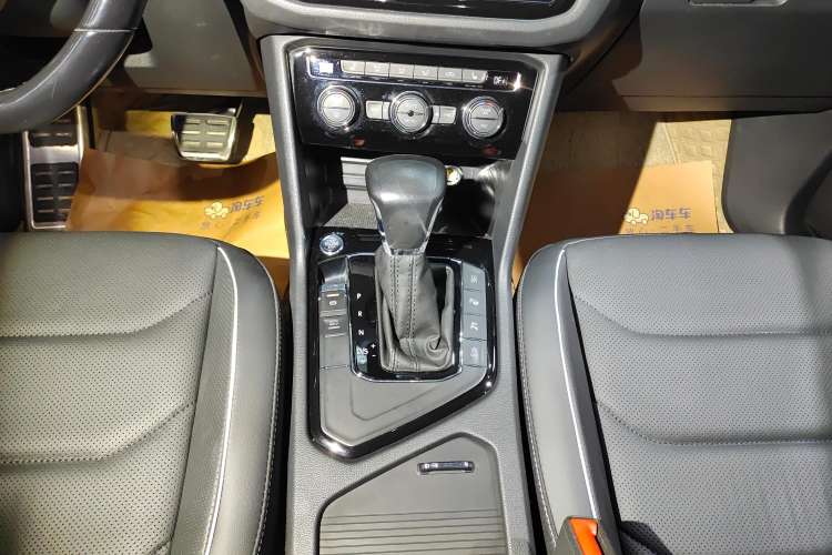 Used Volkswagen Tiguan L 2021 330TSI Automatic Two-Wheel Drive R-Line Flagship Edition
