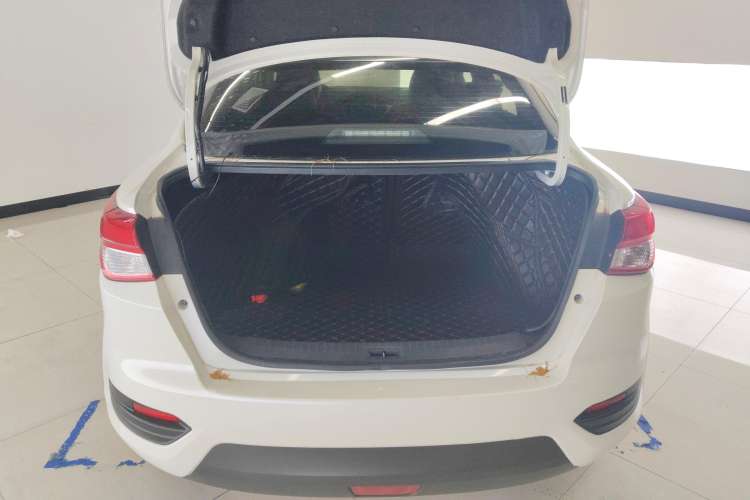 Used Nissan Lannia 2019 1.6L CVT Smart Connect Smart Cool Version China V Standard
