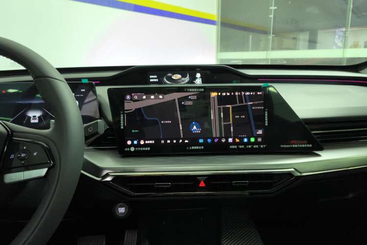 Used Oshan Z6 2023 Blue Whale 1.5T DCT Smart Edition
