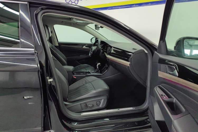 Used Volkswagen Passat 2019 330TSI Luxury Edition China VI Standard