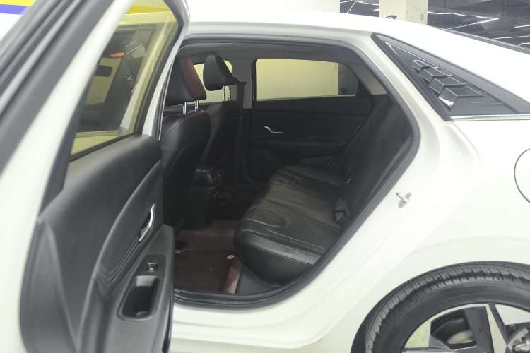 Used Hyundai Elantra 2022 1.5L CVT LUX Prestige Edition
