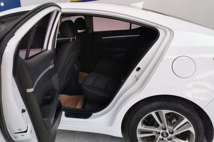 Used Hyundai Elantra 2016 1.6L Automatic ZhiXuan – Elite Version
