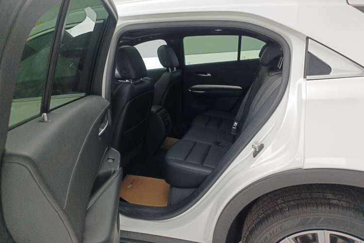 Used Cadillac XT4 2021 28T Two-Wheel Drive Leading Version
