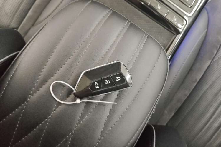 Used Hongqi HS5 2022 Revised Version 2.0T Smart Connect Flagship Edition
