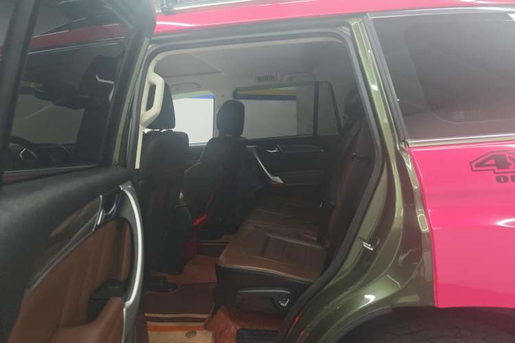 Used Haval H9 2017 2.0T Gasoline 4x4 Luxury 7-Seater
