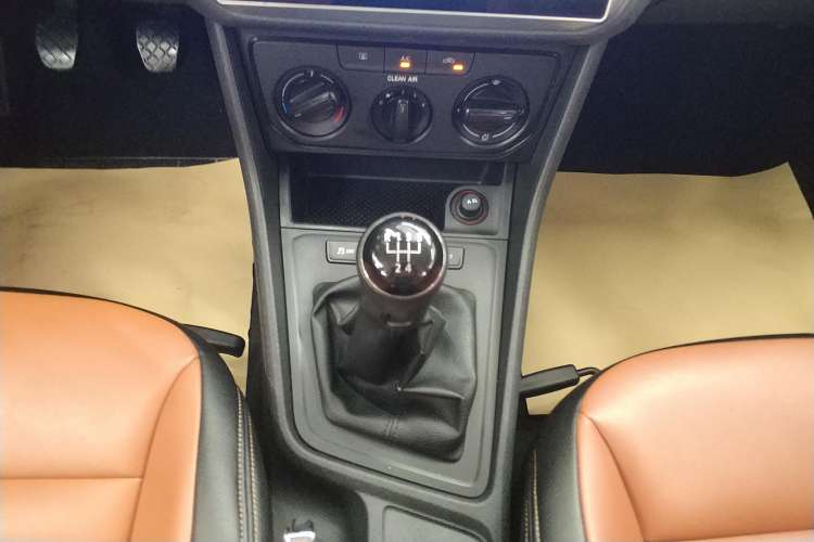 Used Volkswagen Lavida 2017 1.6L Manual Fashion Edition
