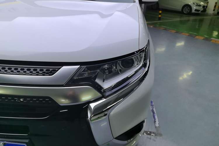 Used Mitsubishi Outlander 2021 Revised Version 2.0L Two-Wheel Drive Comfort Edition 5 Seats
