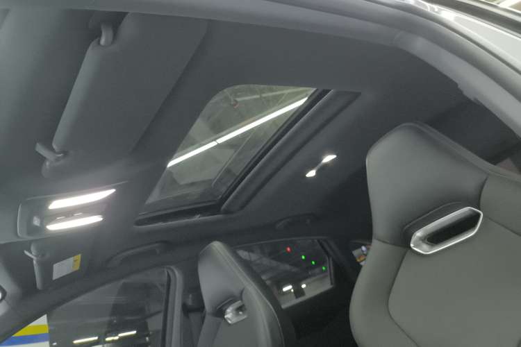 Used Changan UNI-V 2023 1.5T Premium Model
