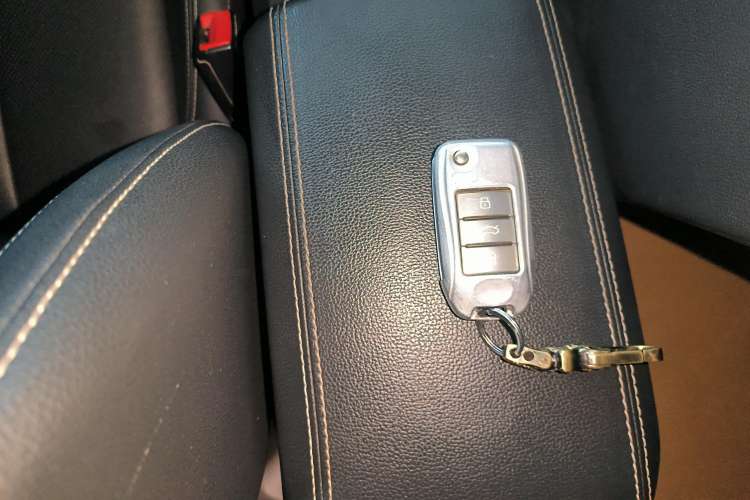 Used Roewe RX5 2018 20T Two-Wheel Drive Manual Internet Elite Edition
