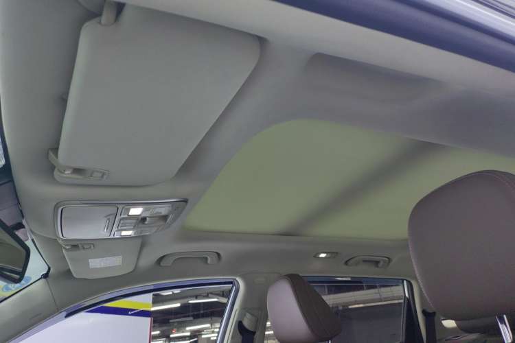 Used Geely Auto Emgrand X7 Sport 2016 1.8TD Automatic ZhiZun Version
