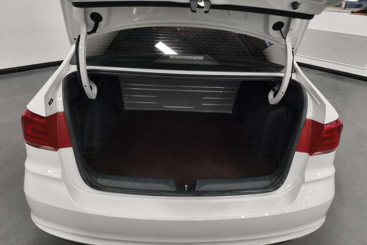 Used Volkswagen Santana 2016 1.6L Manual Fashion Edition
