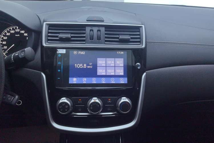 Used Nissan Tiida 2016 1.6L CVT Cool Dynamic Edition
