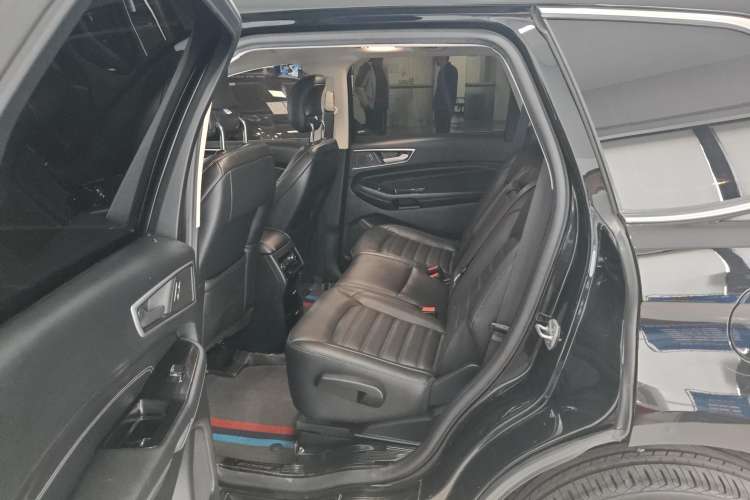 Used Ford Edge 2018 EcoBoost 245 Two-Wheel-Drive Titanium 7-Seater China V Standard
