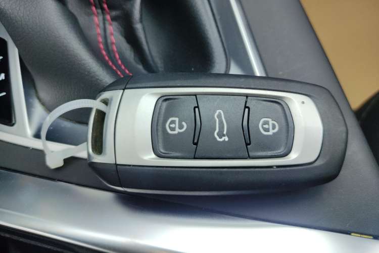 Used Geely Auto Vision X3 2021 PRO 1.5L CVT Deluxe Model
