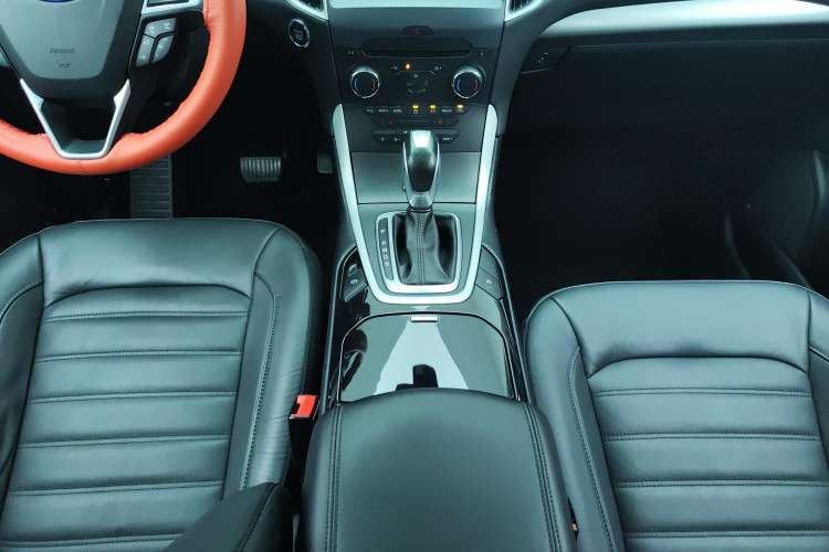 Used Ford Edge 2018 EcoBoost 245 Two-Wheel-Drive Platinum Edition 7-Seater China V Emission Standard
