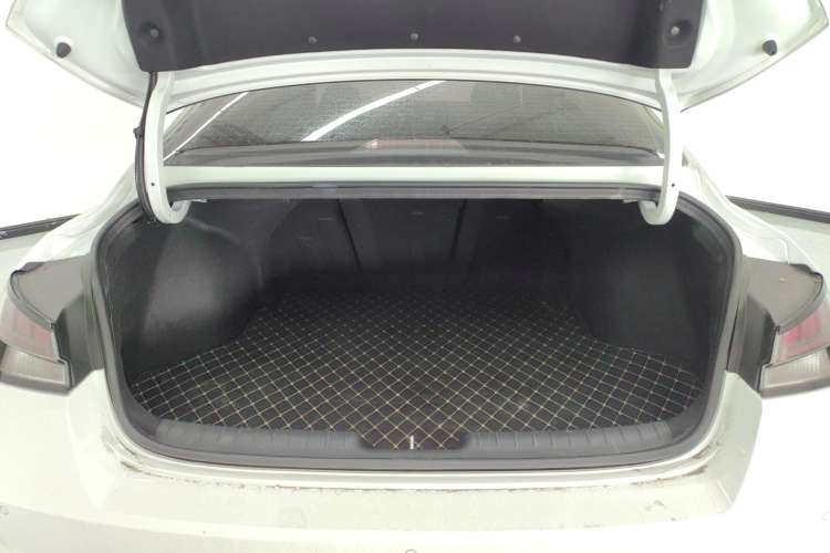 Used Hyundai Elantra 2022 1.5L CVT LUX Prestige Edition
