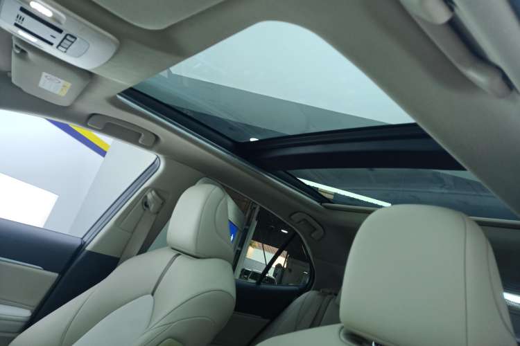 Used Toyota Camry 2018 Dual-Engine 2.5 HG Luxury Edition