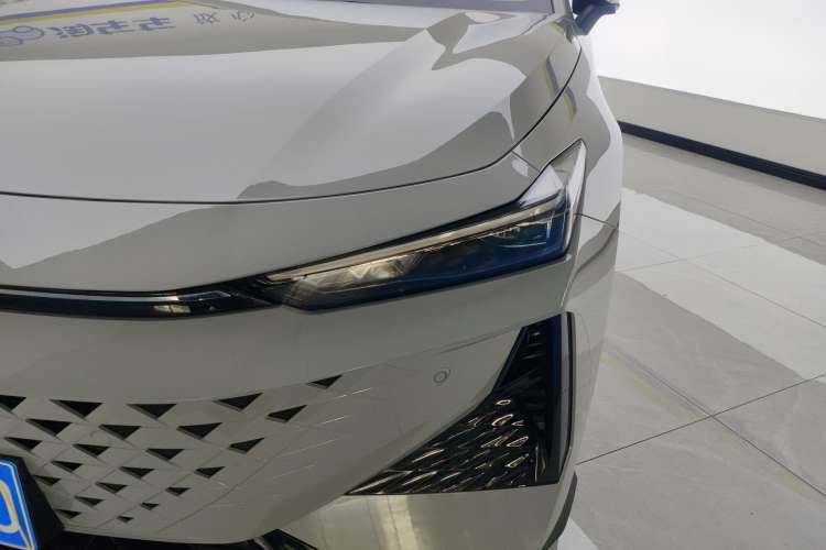 Used Changan UNI-V 2024 1.5T Prestige Edition