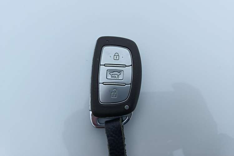 Used Hyundai Mistra 2016 1.8L Automatic Smart GLS
