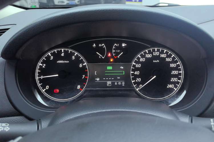 Used Nissan Tiida 2016 1.6L CVT Cool Dynamic Edition
