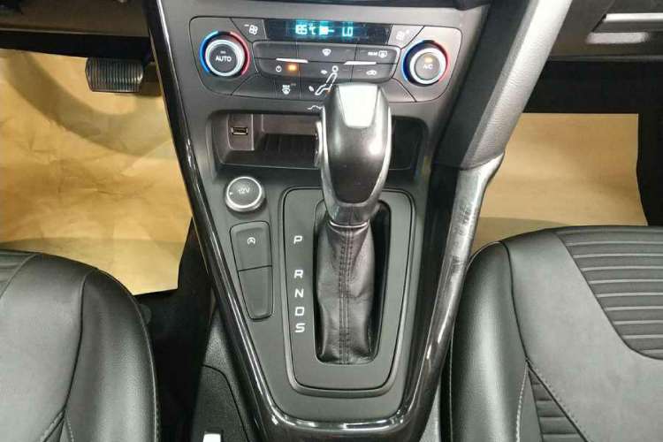 Used Ford Focus 2015 Sedan 1.6L Automatic Trend Model
