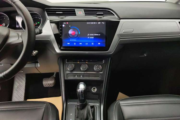 Used Volkswagen Touran 2018 Volkswagen Touran L 280TSI DSG Style Edition 7 Seats China VI Standard
