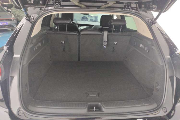 Used Buick Envision 2022 Encore S 552T Two-Wheel Drive Elite Model
