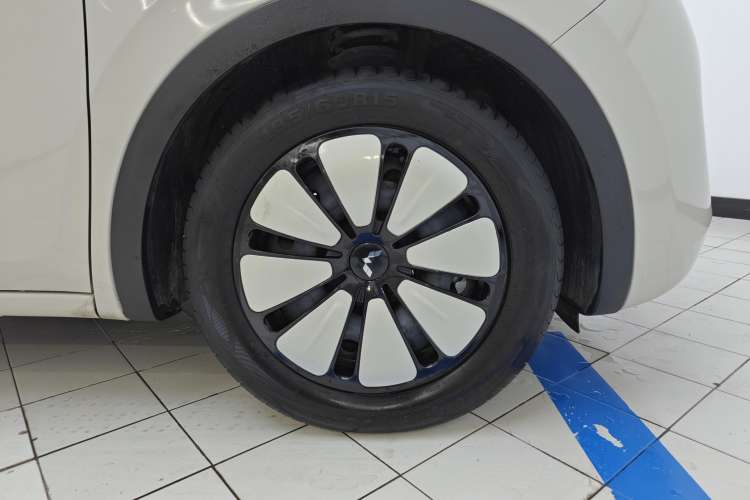 Used Wuling Bingo 2023 333 km Lingxi Connected+ Version
