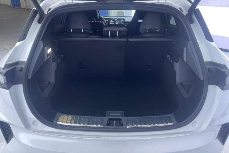 Used Lynk & Co 06 2023 Remix 1.5T Dynamic Halo
