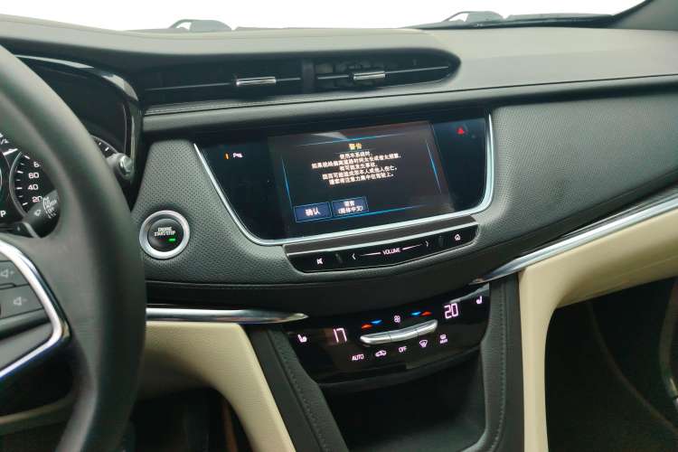 Used Cadillac XT5 2018 25T Luxury Model
