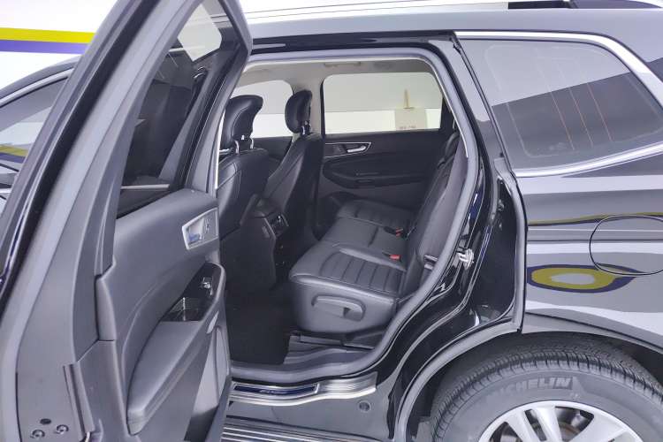 Used Ford Edge 2018 EcoBoost 245 Two-Wheel-Drive Platinum Edition 7-Seater China V Emission Standard
