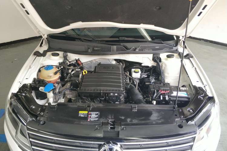 Used Volkswagen Lavida 2017 1.6L Manual Fashion Edition
