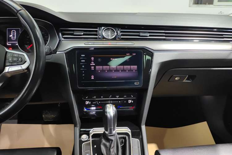 Used Volkswagen Magotan 2020 330TSI DSG Leading Model
