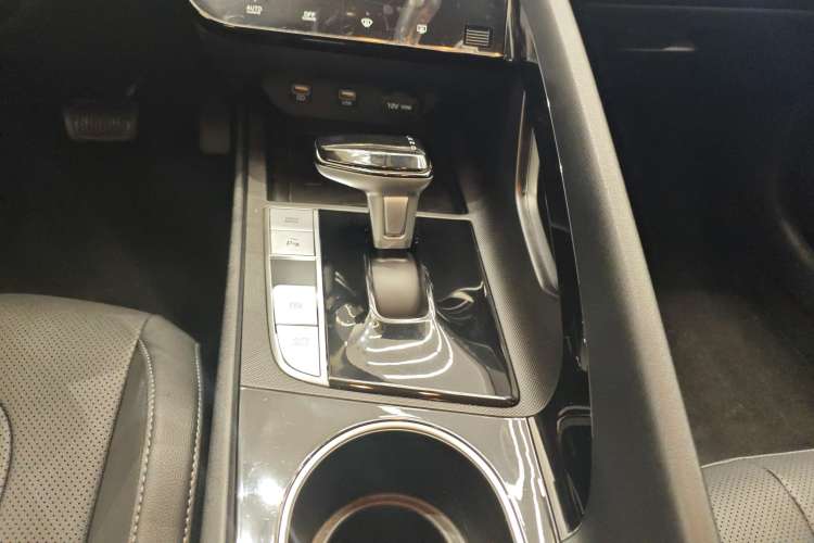 Used Hyundai Elantra 2022 1.5L CVT LUX Prestige Edition
