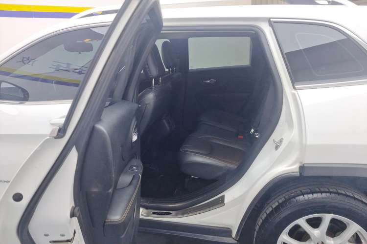 Used  Cherokee 2017 2.4L Leading Edition
