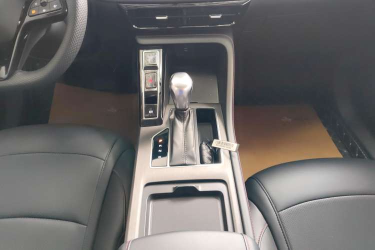 Used Roewe i5 2023 1.5L CVT Luxury Edition
