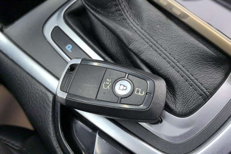 Used Ford Edge 2018 EcoBoost 245 Two-Wheel-Drive Titanium 7-Seater China V Standard
