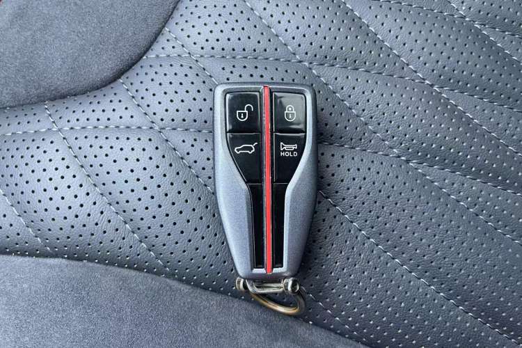 Used Hongqi HS5 2022 Revised Version 2.0T Smart Connect Flagship Edition
