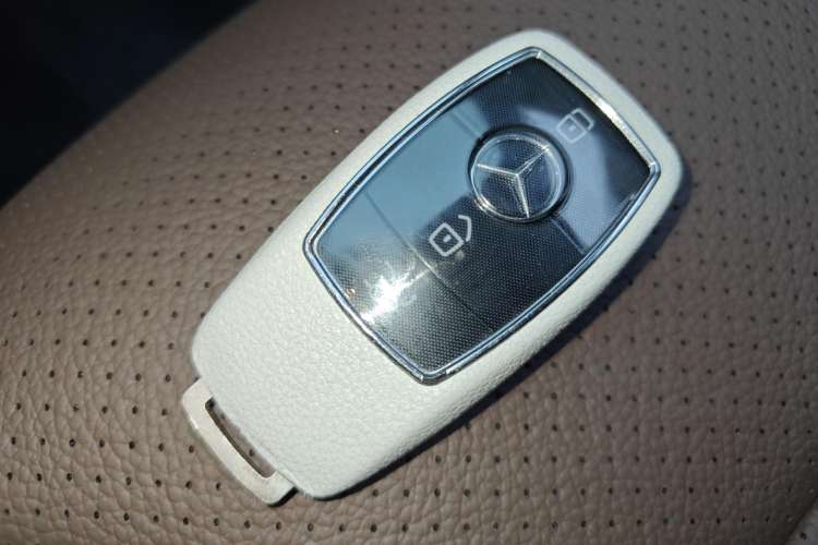 Used Mercedes-Benz E-Class 2022 Revised Version E 300 L Sporty and Stylish Edition
