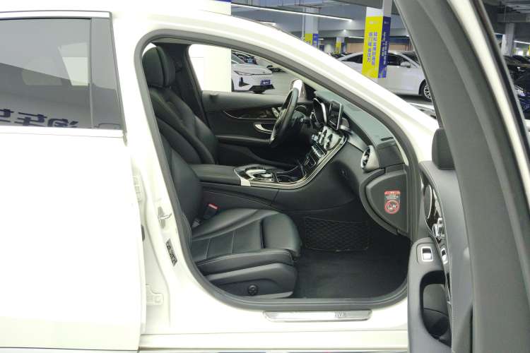 Used Mercedes-Benz C-Class 2015 C 200 L
