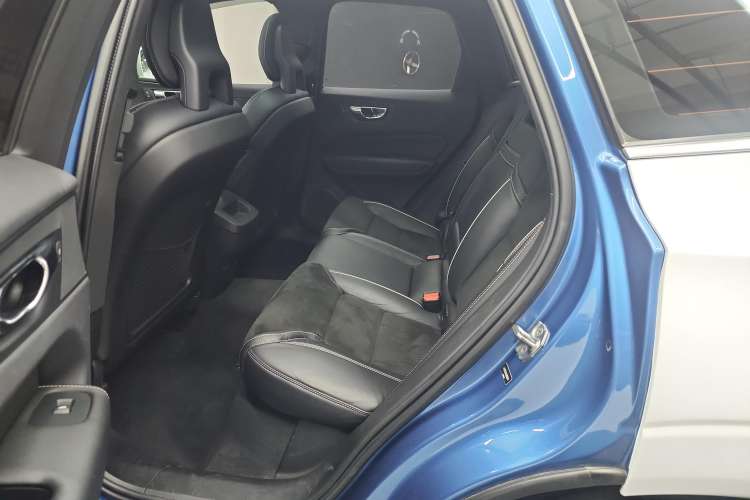 Used Volvo XC60 2018 T5 4x4 Smart & Sporty Edition
