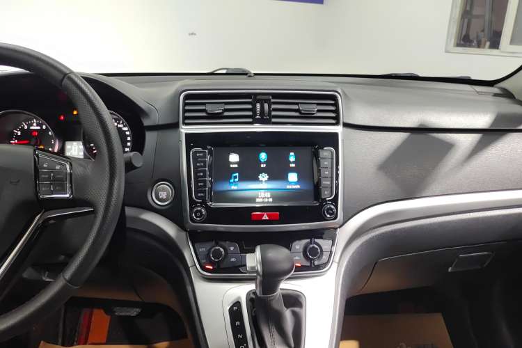 Used Haval M6 2019 1.5T DCT Two-Wheel Drive Elite Version China VI Standard
