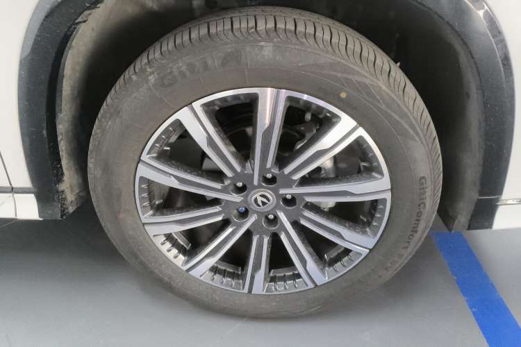 Used Changan CS75 PLUS 2024 3rd Generation Champion Edition 1.5T Intelligent Drive Dynamic Model
