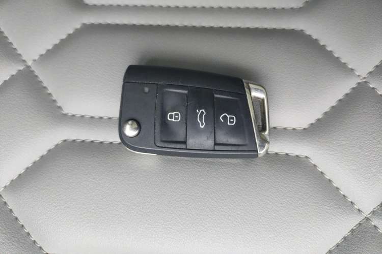 Used Volkswagen Tayron 2023 300TSI Two-Wheel-Drive Luxury Plus Advanced Edition
