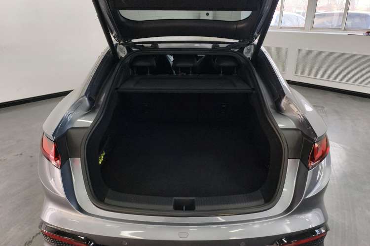 Used MG 7 2023 2.0T Automatic Trophy+ Ignition Glory Edition
