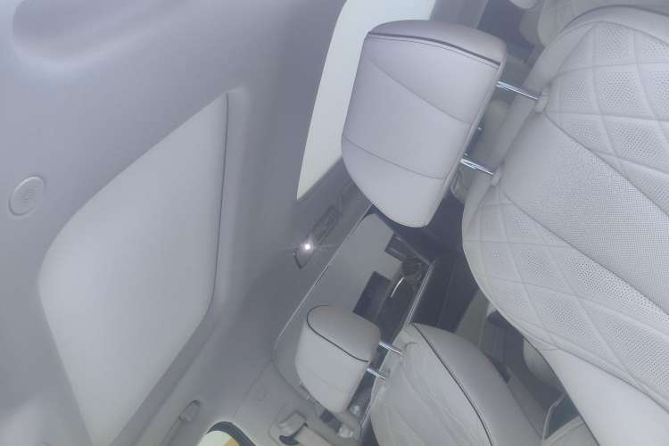 Used Denza D9 2024 DM-i 1050 Luxury Model