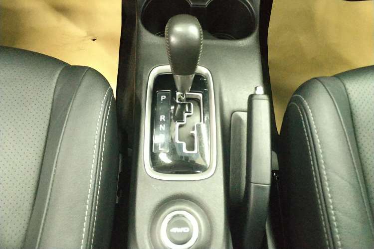 Used Mitsubishi Outlander 2016 2.4L 4x4 Luxury Edition 7-Seater
